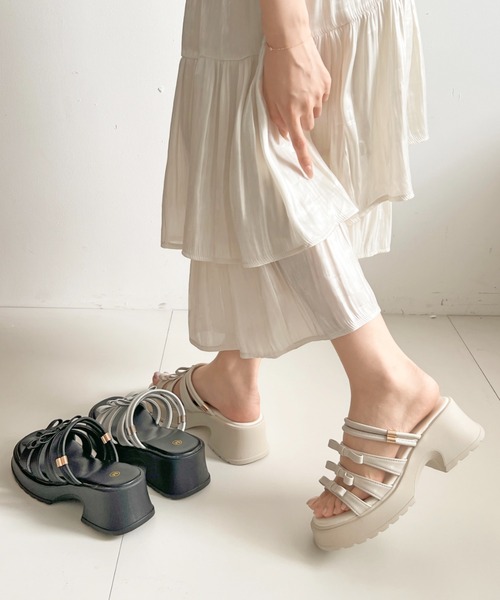Shoes in Closet(シューズインクローゼット)の「軽量厚底 2WAY 3連リボン ストラップ ヒール サンダル 5992(サンダル・レディース・シルバー/ブラック/アイボリー・S/LL/L/M)」の22枚目の写真