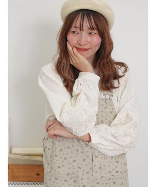 Samansa Mos2（サマンサ モスモス）の「バンドカラー比翼ブラウス（シャツ/ブラウス・レディース・サックスブルー/オフホワイト/チャコールグレー/ベージュ・F）」の2枚目の写真