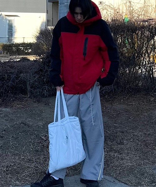 INTERPLAY(インタープレイ)の「【INTERPLAY x りょう】Unknown Quilted Tote Bag(UNISEX)(トートバッグ・メンズ・オレンジ/ライトグレー・FREE)」の5枚目の写真