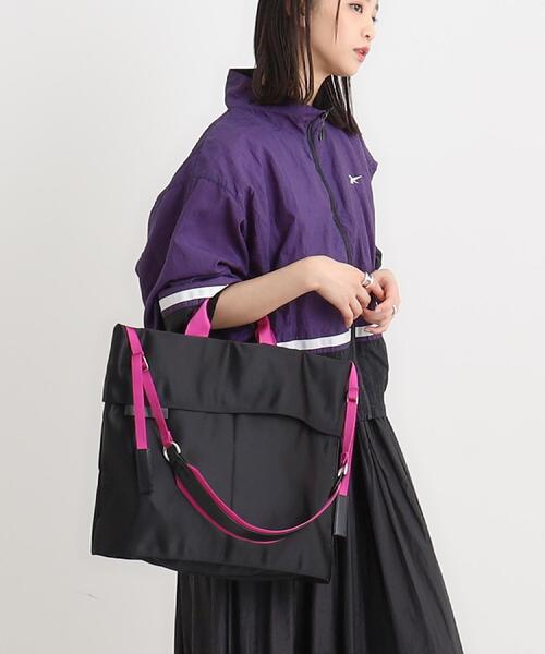 TOFF&LOADSTONE(トフアンドロードストーン)の「Air 2way shoulder(エア 2WAY ショルダー)L(ショルダーバッグ・レディース・ライトグレー系5/ブラック系6/ブラック/ピンク系その他・00)」の10枚目の写真