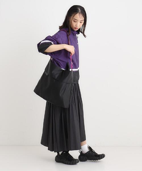 TOFF&LOADSTONE(トフアンドロードストーン)の「Air 2way shoulder(エア 2WAY ショルダー)L(ショルダーバッグ・レディース・ライトグレー系5/ブラック系6/ブラック/ピンク系その他・00)」の12枚目の写真