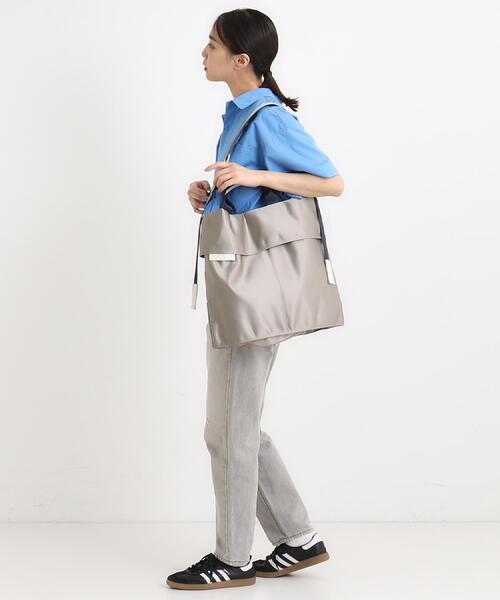 TOFF&LOADSTONE(トフアンドロードストーン)の「Air 2way shoulder(エア 2WAY ショルダー)L(ショルダーバッグ・レディース・ライトグレー系5/ブラック系6/ブラック/ピンク系その他・00)」の14枚目の写真