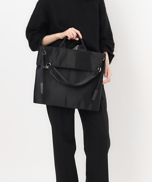 TOFF&LOADSTONE(トフアンドロードストーン)の「Air 2way shoulder(エア 2WAY ショルダー)L(ショルダーバッグ・レディース・ライトグレー系5/ブラック系6/ブラック/ピンク系その他・00)」の20枚目の写真