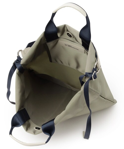 TOFF&LOADSTONE(トフアンドロードストーン)の「Air 2way shoulder(エア 2WAY ショルダー)L(ショルダーバッグ・レディース・ライトグレー系5/ブラック系6/ブラック/ピンク系その他・00)」の6枚目の写真