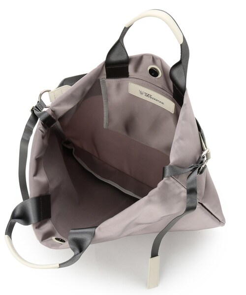 TOFF&LOADSTONE(トフアンドロードストーン)の「Air 2way shoulder(エア 2WAY ショルダー)L(ショルダーバッグ・レディース・ライトグレー系5/ブラック系6/ブラック/ピンク系その他・00)」の8枚目の写真