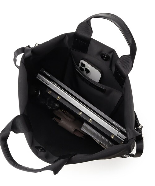 TOFF&LOADSTONE(トフアンドロードストーン)の「Air 2way shoulder(エア 2WAY ショルダー)L(ショルダーバッグ・レディース・ライトグレー系5/ブラック系6/ブラック/ピンク系その他・00)」の9枚目の写真