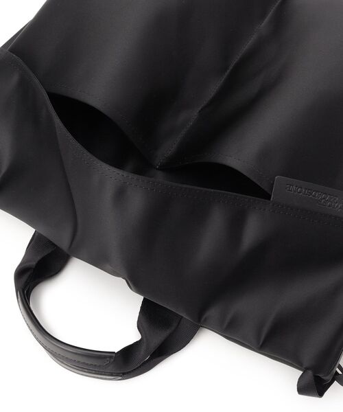 TOFF&LOADSTONE(トフアンドロードストーン)の「Air 2way shoulder(エア 2WAY ショルダー)L(ショルダーバッグ・レディース・ライトグレー系5/ブラック系6/ブラック/ピンク系その他・00)」の6枚目の写真