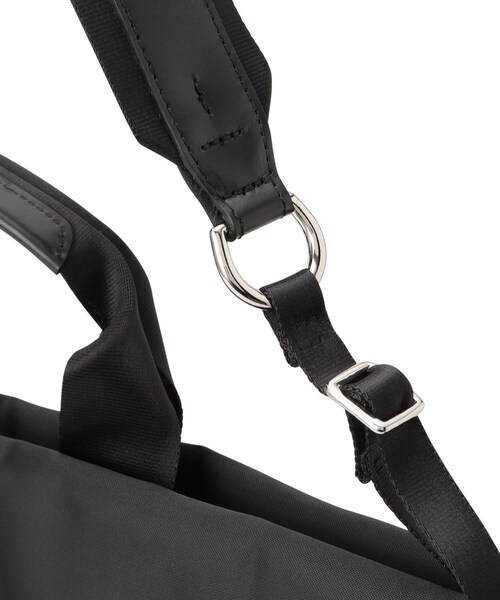 TOFF&LOADSTONE(トフアンドロードストーン)の「Air 2way shoulder(エア 2WAY ショルダー)L(ショルダーバッグ・レディース・ライトグレー系5/ブラック系6/ブラック/ピンク系その他・00)」の7枚目の写真