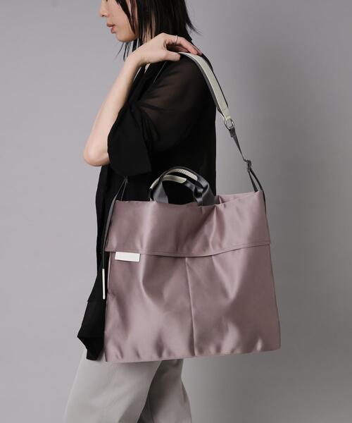 TOFF&LOADSTONE(トフアンドロードストーン)の「Air 2way shoulder(エア 2WAY ショルダー)L(ショルダーバッグ・レディース・ライトグレー系5/ブラック系6/ブラック/ピンク系その他/カーキ・00)」の21枚目の写真