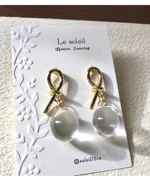 tone（トーン）の「【Le soleil】 ドロップ型　knotモチーフピアス(MA)（ピアス（両耳用）・レディース・ゴールド・FREE）」の2枚目の写真
