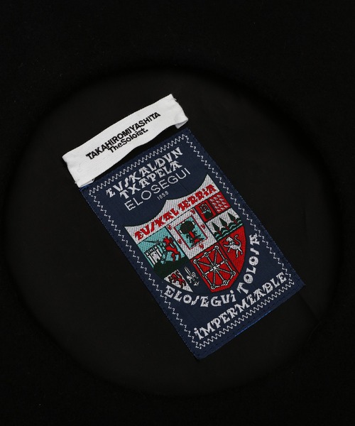 TAKAHIROMIYASHITATheSoloIst.（タカヒロミヤシタザソロイスト）の「beret.(15inc) "txapeldun"（ハンチング/ベレー帽・メンズ・レッド/ブラック・ONE SIZE）」の7枚目の写真