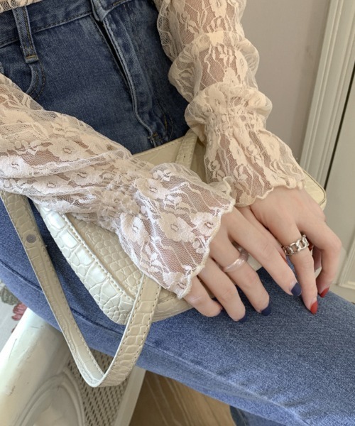 SallyLunn（サリーラン）の「フリルレースシアートップス（シャツ/ブラウス・レディース・ホワイト/ブラック・MEDIUM/LARGE）」の3枚目の写真