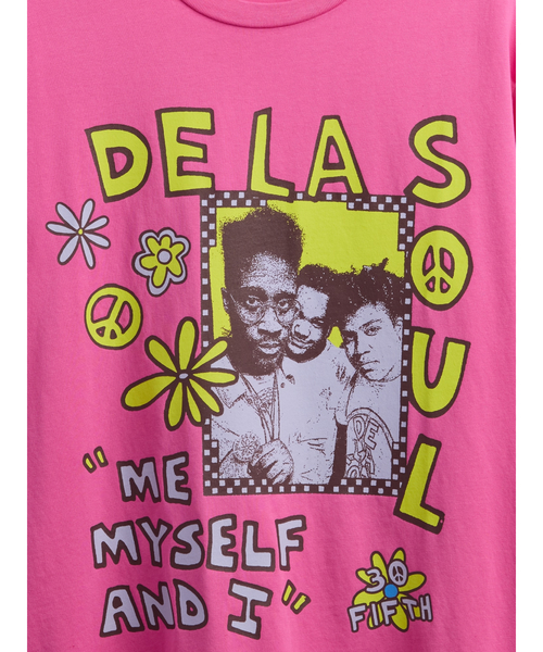 GAP(ギャップ)の「◆ヘビーウェイト クロップド デ・ラ・ソウル De La SoulグラフィックTシャツ(Tシャツ/カットソー・メンズ・ピンク・M/S/XS/XL/L)」の4枚目の写真