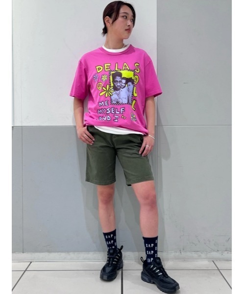 GAP(ギャップ)の「◆ヘビーウェイト クロップド デ・ラ・ソウル De La SoulグラフィックTシャツ(Tシャツ/カットソー・メンズ・ピンク・M/S/XS/XL/L)」の10枚目の写真