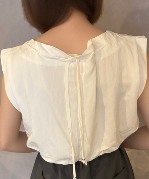 Girly Doll(ガーリードール)の「ギャザーノースリーブショートブラウス(シャツ/ブラウス・レディース・ブラック/ホワイト/ネイビー/ブラウン・S)」の7枚目の写真