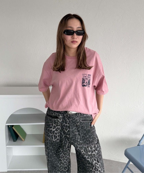 sedacle(セダクル)の「バッググラフィックT(Tシャツ/カットソー・レディース・ブラック/ネイビー/オフホワイト/ピンク・LARGE/MEDIUM/SMALL)」の4枚目の写真