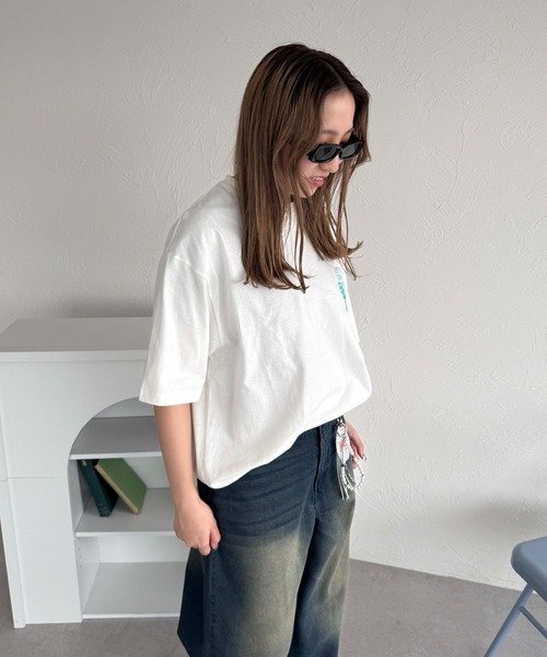 sedacle(セダクル)の「バッググラフィックT(Tシャツ/カットソー・レディース・ブラック/ネイビー/オフホワイト/ピンク・LARGE/MEDIUM/SMALL)」の7枚目の写真