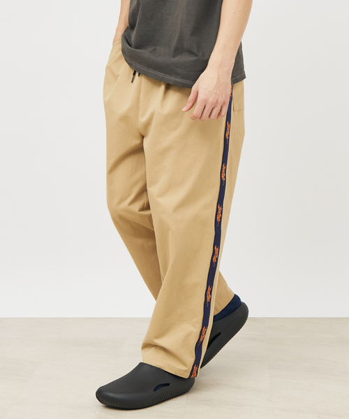 ABAHOUSE(アバハウス)の「【Revo./レボ】ワイドレッグ/タイガーテープライン/ツイルワークイージーパンツ/TH-3928(チノパンツ・メンズ・ブラック/ベージュ・M/L)」の2枚目の写真