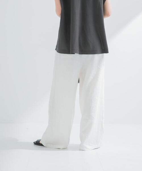 URBAN RESEARCH(アーバンリサーチ)の「『3サイズ展開』new basic リネンイージーワイドスラックス(その他パンツ・レディース・オフホワイト/ライトベージュ/ブラック・36/38/40)」の7枚目の写真
