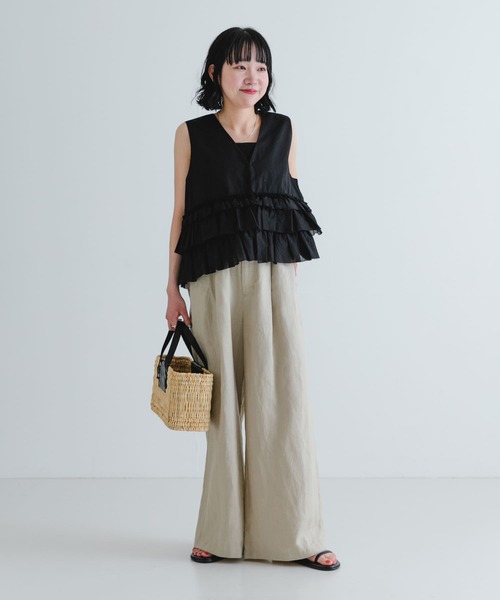 URBAN RESEARCH（アーバンリサーチ）の「『3サイズ展開』new basic　リネンイージーワイドスラックス（その他パンツ・レディース・オフホワイト/ライトベージュ/ブラック・36/38/40）」の4枚目の写真