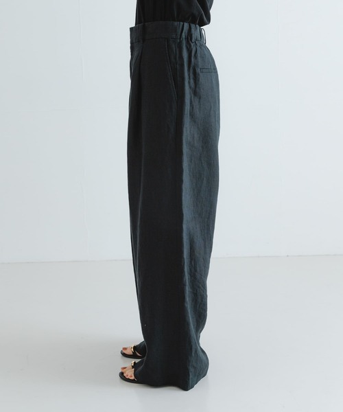 URBAN RESEARCH（アーバンリサーチ）の「『3サイズ展開』new basic　リネンイージーワイドスラックス（その他パンツ・レディース・オフホワイト/ライトベージュ/ブラック・36/38/40）」の6枚目の写真