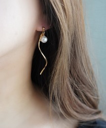 MILIA/ウェーブパールピアス