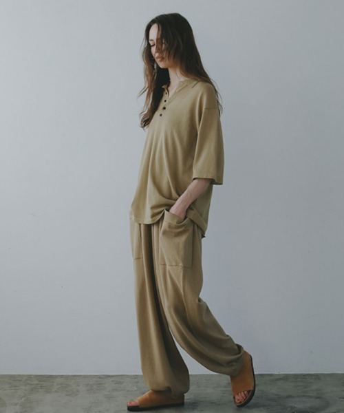 ETRE TOKYO(エトレトウキョウ)の「ハーフスリーブニットポロ(Tシャツ/カットソー・レディース・ベージュ/ネイビー・FREE)」の4枚目の写真