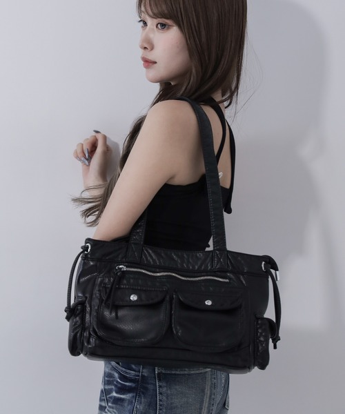 me+em select(ミームセレクト)の「【 3color 】アウトポケットジップアップエンボスヴィンテージハンドバッグ / out pocket zipup embossed vintage handbag ※※(ショルダーバッグ・レディース・ブラック系1/ホワイト/ブラック・FREE)」の19枚目の写真