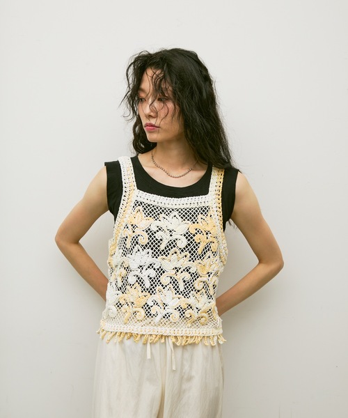Lutim by u(ルチバイユー)の「Crochet square bustier / クロシェ編みスクエアビスチェ(その他トップス・レディース・クリーム/オリーブ・FREE)」の3枚目の写真