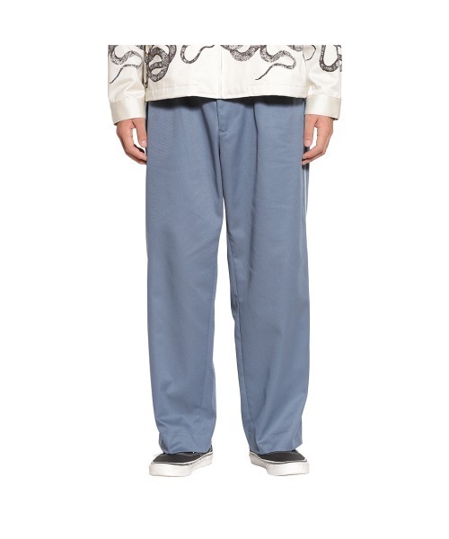 CALEE(キャリー)の「SIDE LINE TUCK TROUSERS(チノパンツ・メンズ・ブルーグレー/ブラック・LARGE/MEDIUM)」の2枚目の写真