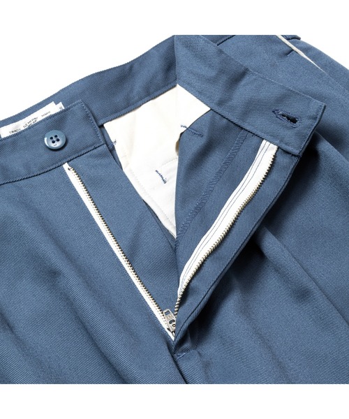 CALEE(キャリー)の「SIDE LINE TUCK TROUSERS(チノパンツ・メンズ・ブルーグレー/ブラック・LARGE/MEDIUM)」の9枚目の写真