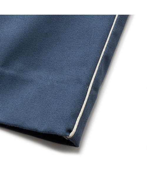 CALEE(キャリー)の「SIDE LINE TUCK TROUSERS(チノパンツ・メンズ・ブルーグレー/ブラック・LARGE/MEDIUM)」の4枚目の写真