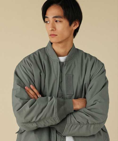 VERON（ヴァロン）の「コットンナイロン高密度ツイル Sorona(R)Dupont 中綿MA-1フライトジャケット（MA-1・メンズ・オリーブ/スミクロ・L/M）」の11枚目の写真