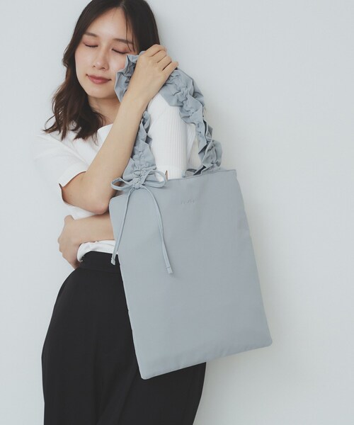 index(インデックス)の「【A4サイズ収納可能】持ち手フリルトートバッグ(トートバッグ・レディース・サックスブルー/アイボリー/ブラック・00)」の7枚目の写真