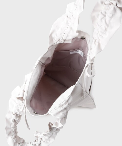 index(インデックス)の「【A4サイズ収納可能】持ち手フリルトートバッグ(トートバッグ・レディース・サックスブルー/アイボリー/ブラック・00)」の16枚目の写真