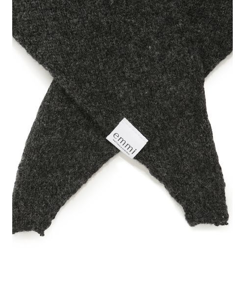 emmi（エミ）の「ウールニットトライアングルスカーフ（バンダナ/スカーフ・レディース・ダークグレー/ブラウン・F）」の7枚目の写真