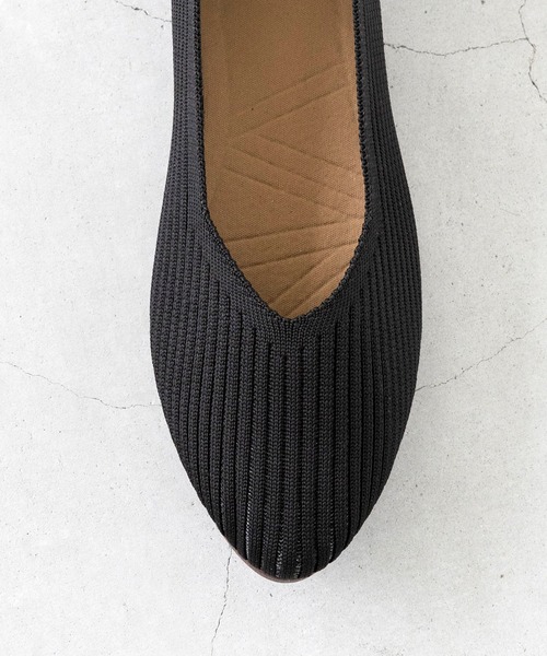 welleg(ウェレッグ)の「やわらか Vカット ニットパンプス(パンプス・レディース・ブラック/グリーン/ベージュ/イエロー/ブラック×シルバー・L/M/LL/S)」の22枚目の写真