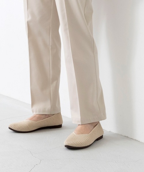welleg(ウェレッグ)の「やわらか Vカット ニットパンプス(パンプス・レディース・ブラック/グリーン/ベージュ/イエロー/ブラック×シルバー・L/M/LL/S)」の19枚目の写真