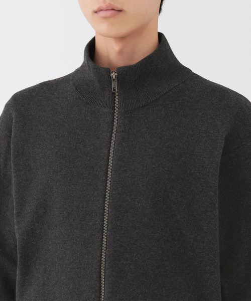 無印良品（ムジルシリョウヒン）の「紳士　洗えるミラノリブ編みフルジップカーディガン（カーディガン/ボレロ・メンズ・ダークグレー/ブルー系/ブラック・S/M/L/XL）」の7枚目の写真