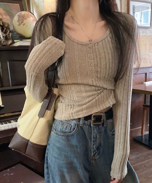 LADY LIKE(レディライク)の「ランダムストライプモール素材ヘンリーネックトップス(Tシャツ/カットソー・レディース・ネイビー/ベージュ/ダークグレー/ピンク・M)」の3枚目の写真