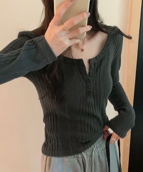 LADY LIKE(レディライク)の「ランダムストライプモール素材ヘンリーネックトップス(Tシャツ/カットソー・レディース・ネイビー/ベージュ/ダークグレー/ピンク・M)」の15枚目の写真