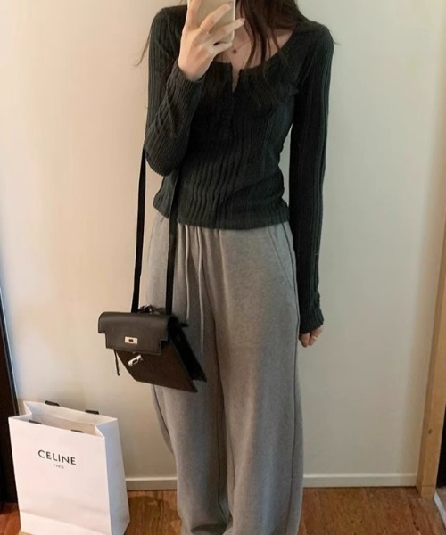 LADY LIKE(レディライク)の「ランダムストライプモール素材ヘンリーネックトップス(Tシャツ/カットソー・レディース・ネイビー/ベージュ/ダークグレー/ピンク・M)」の19枚目の写真