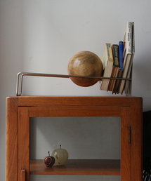 journal standard Furniture （ジャーナルスタンダードファニチャー）の「【HERE by DETAIL/ディテール】SLOPE BOOK END スロープ ブックエンド（フォトフレーム）」