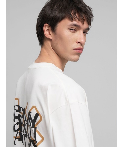 REPLAY(リプレイ)の「オーバーフィット REPLAY X MARTIN GARRIX ロゴ&レタリング Tシャツ(Tシャツ/カットソー・メンズ・ブラック/オフホワイト・MEDIUM/LARGE/SMALL)」の8枚目の写真