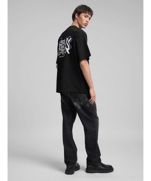 REPLAY(リプレイ)の「オーバーフィット REPLAY X MARTIN GARRIX ロゴ&レタリング Tシャツ(Tシャツ/カットソー・メンズ・ブラック/オフホワイト・MEDIUM/LARGE/SMALL)」の9枚目の写真