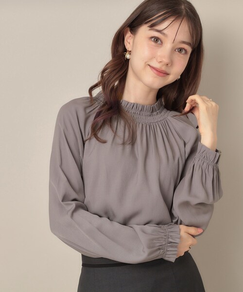 couture brooch(クチュールブローチ)の「【きれいめ・通勤】RTピケ前後2WAYシャーリングブラウス(シャツ/ブラウス・レディース・アイボリー/ブラウン系その他/サンドベージュ・42/40/36/38)」の3枚目の写真