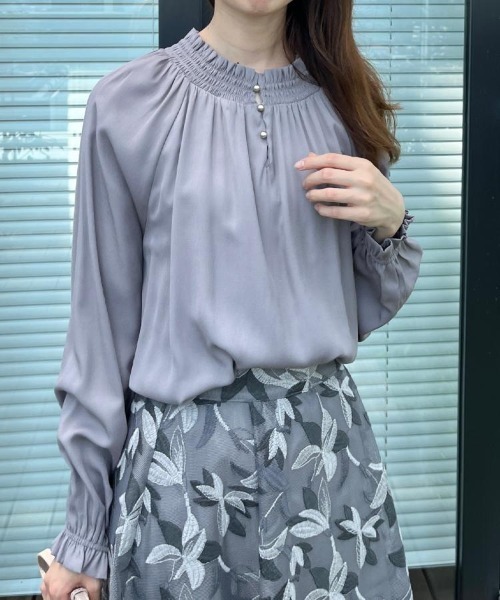 couture brooch(クチュールブローチ)の「【きれいめ・通勤】RTピケ前後2WAYシャーリングブラウス(シャツ/ブラウス・レディース・アイボリー/ブラウン系その他/サンドベージュ・42/40/36/38)」の14枚目の写真