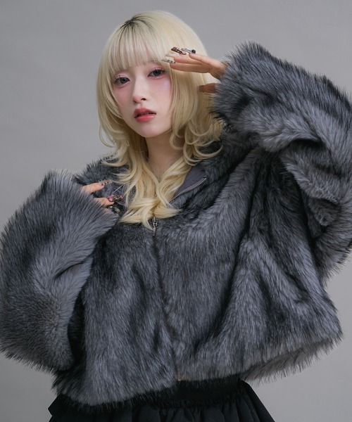 17HR(セブンティーンアワーズ)の「フード付きファーショートコート(その他アウター・レディース・ブラウン/グレー・FREE)」の3枚目の写真