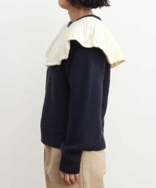 Dot&Stripes CHILD WOMAN(ドットアンドストライプス チャイルドウーマン)の「1/3Wool 透かし編みケープ襟プルオーバー(ニット/セーター・レディース・アイボリー/ネイビー・FREE)」の8枚目の写真