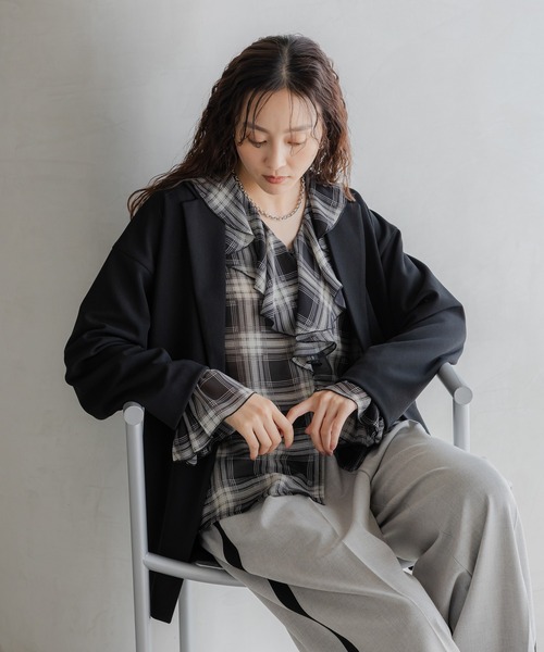 Elura（エルーラ）の「サマ見えリラクシージャケット/593183（テーラードジャケット・レディース・ブラック/ダークブラウン/キャメル・FREE）」の4枚目の写真